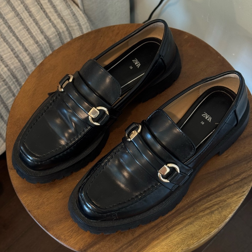 Zara women’s Elegant Black Slip-On Loafers